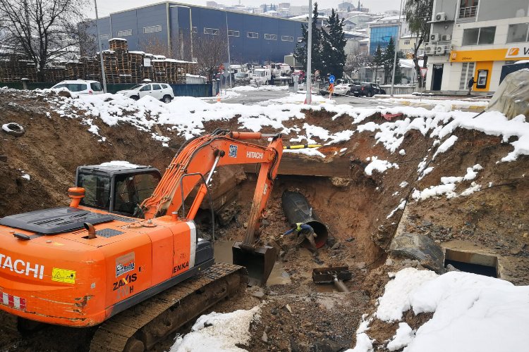 Kocaeli'nde kar bitti çalışmalar başladı -