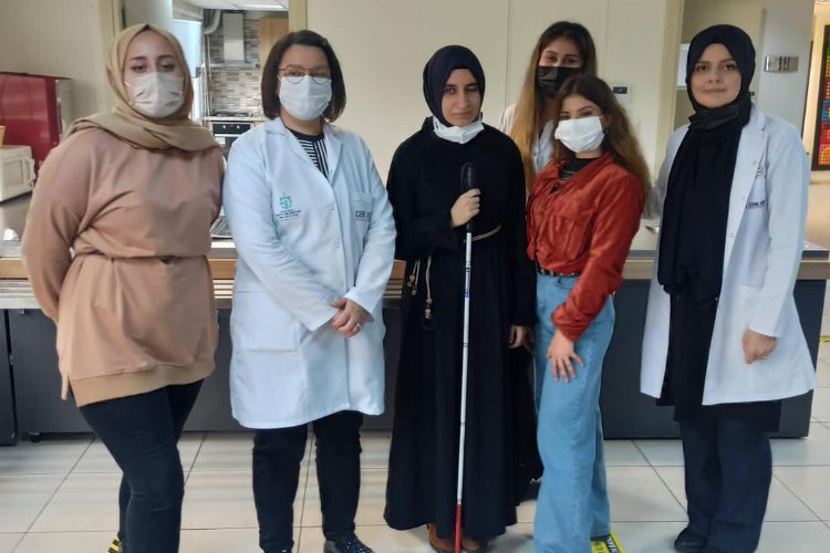 Kocaeli'nde lise ve üniversite öğrencilerinden Cemile Meriç’e ziyaret -