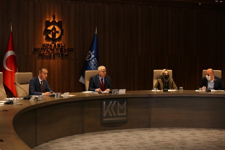 Kocaeli'nde Salim Dervişoğlu Caddesine 3 yeni sinyalizasyon -