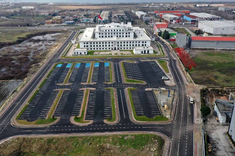 Kocaeli'nde yan yollar, otopark ve çevre düzenlemesi tamam -