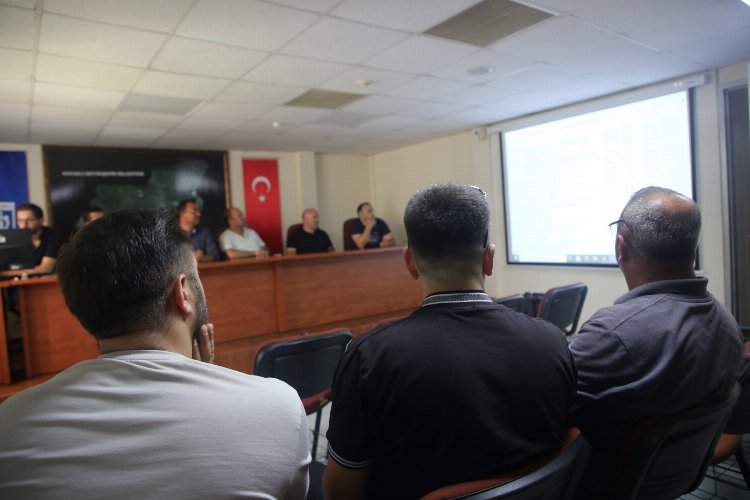 Kocaeli'nde yeni Emniyet binasına yaya üst geçidi ve durak cebi -