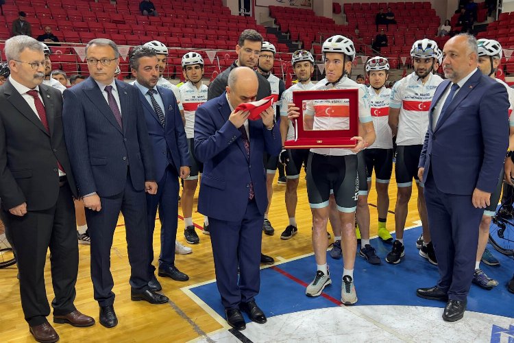 Kocaeli'nden yola çıkan 19 bisikletli Samsun’a ulaştı -