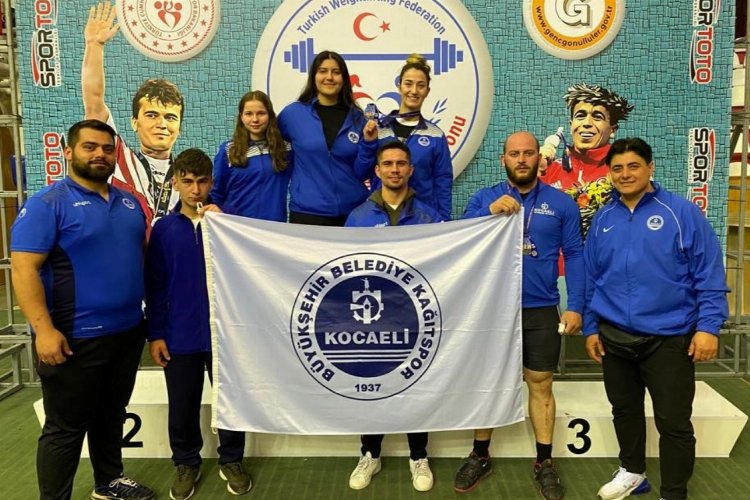 Kocaeli’nin haltercilerinden 2 gümüş madalya -