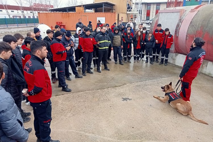 Kocaeli İtfaiyesi'nin yeni personeline MEB onaylı meslek eğitimi -