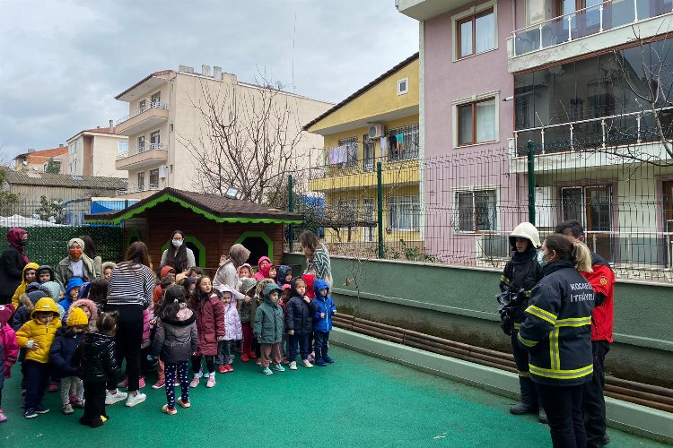 Kocaeli İtfaiyesinden her yaş grubuna yangın eğitimi -