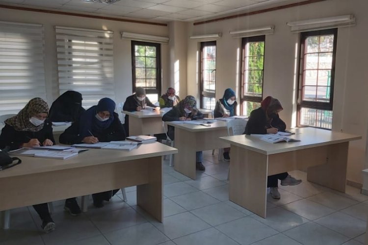 Kocaeli İZMEK Okuma-Yazma Kursu yoğun ilgi gördü -