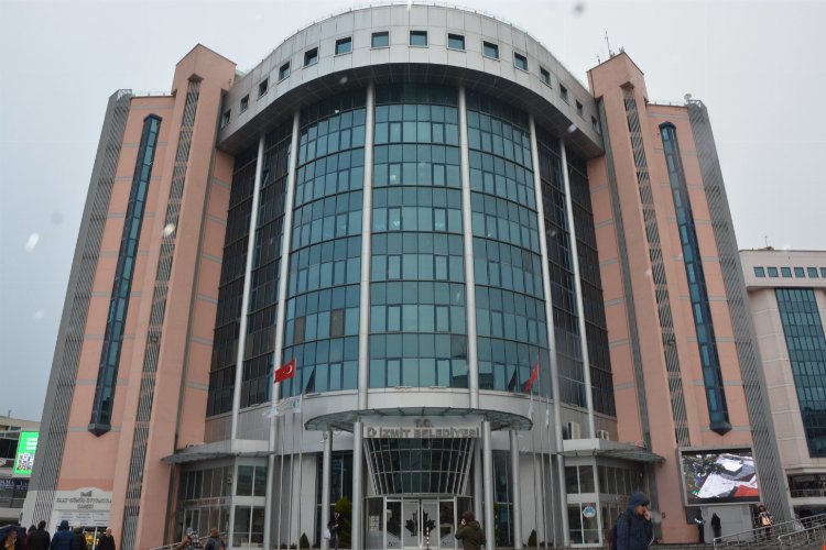 Kocaeli İzmit Belediyesi, ağır vasıta şoförü alacak -
