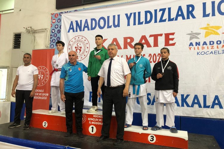 Kocaeli İzmit Belediyesporlu karateci Batuhan, birinci olarak finale yükseldi -
