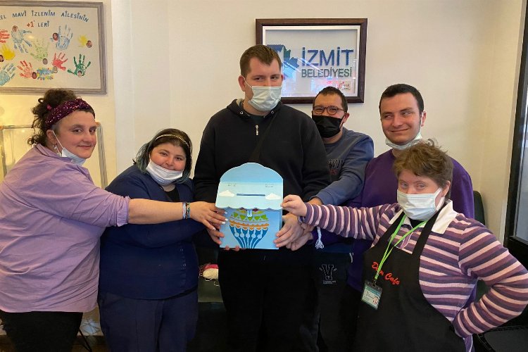 Kocaeli İzmit Down Kafe’den YADEV’e anlamlı hediye -