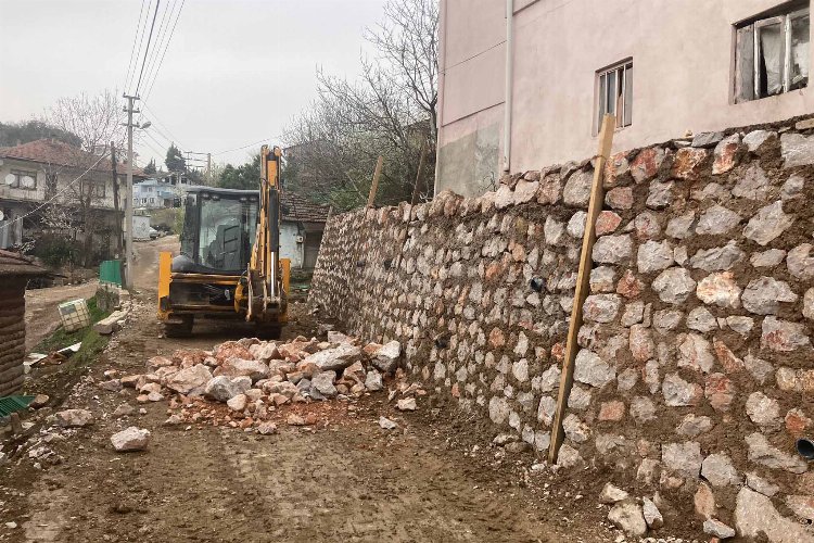 Kocaeli İzmit’in kırsal mahallelerinde yol konforu arttırılıyor -
