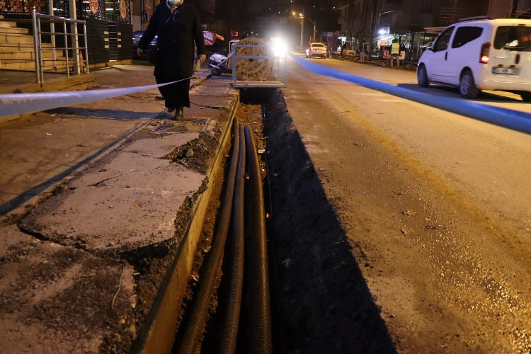 Kocaeli İzmit'te gece gündüz çalışmalara devam -