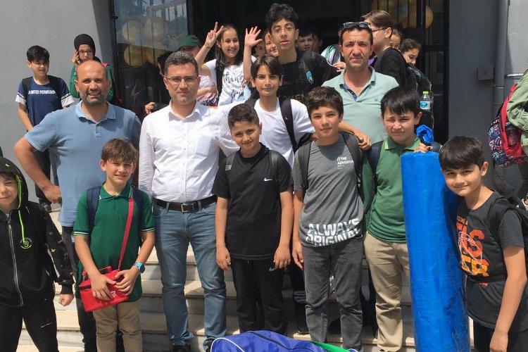 Kocaeli İzmit'te okullara malzeme desteği -