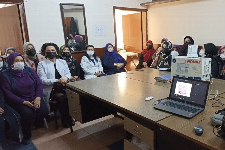 Kocaeli İzmit'te İZMEK kursiyerlerine 'kanser' bilinçlendirmesi -