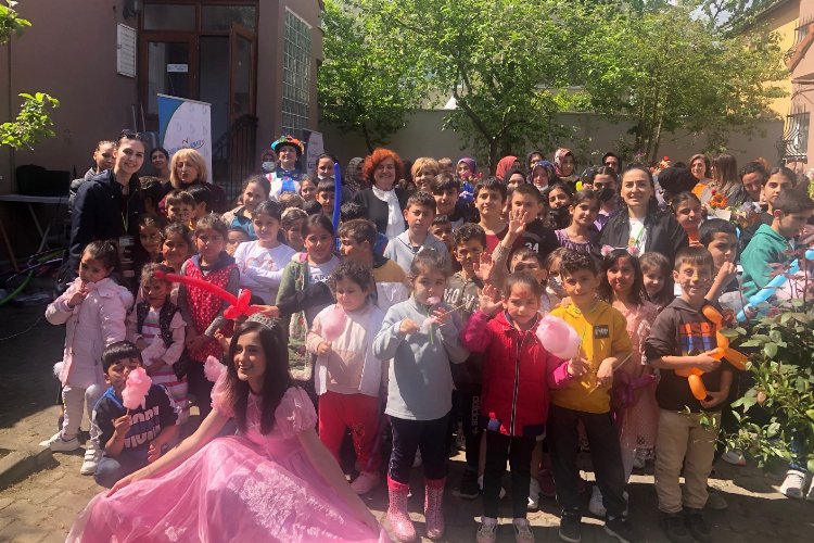Kocaeli İzmitli çocuklar, Anneler Günü’nü İzmit Belediyesinin atölyelerinde kutladı -