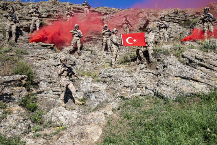 Komandolar dosta güven, düşmana korku veriyor -