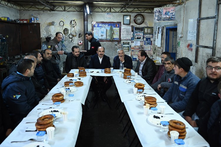 Konya'da esnafla buluştu -