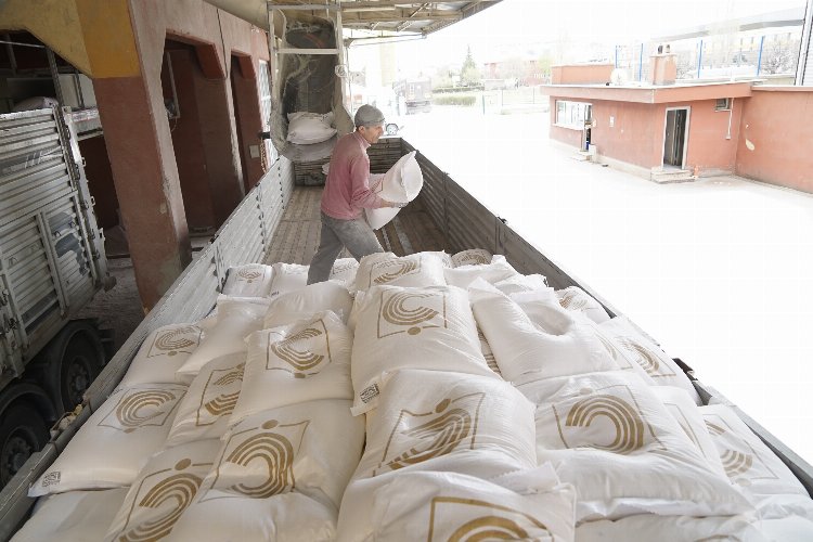 Konya, Kahramanmaraş'a 300 ton un gönderiyor -