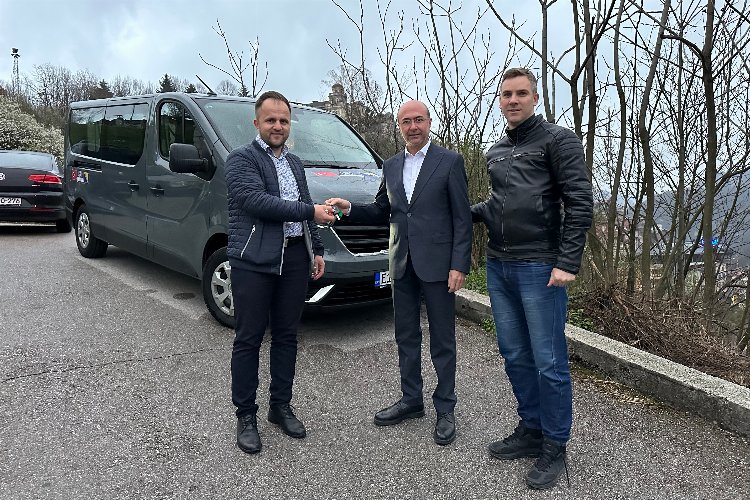 Konya Selçuklu'dan Bosnalı yetim öğrencilere araç desteği -