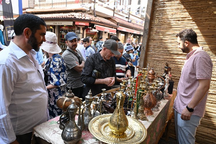 Konya Tarihi Bedesten'te alışveriş bereketi -