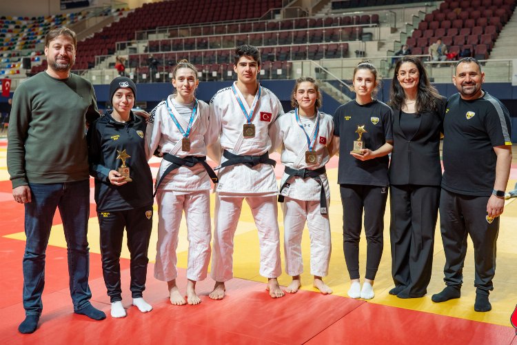 Konya'ya çifte şampiyonluk gururu -
