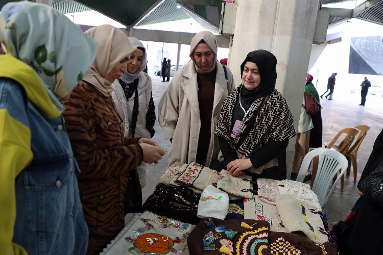 Konyalı kadınlar KOMEK pazarında buluştu -