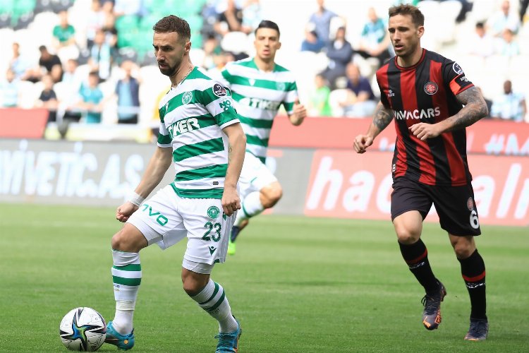 Konyaspor 'Gümrük'e takıldı -