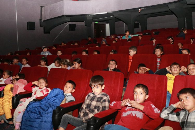 Köyden indim sinemaya! Çocuklar ilk kez dijital sinema keyfi yaşadı -