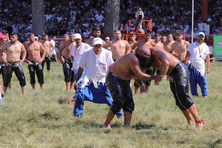 Kırkpınar Yağlı Güreşleri'nin tarihleri belli oldu -