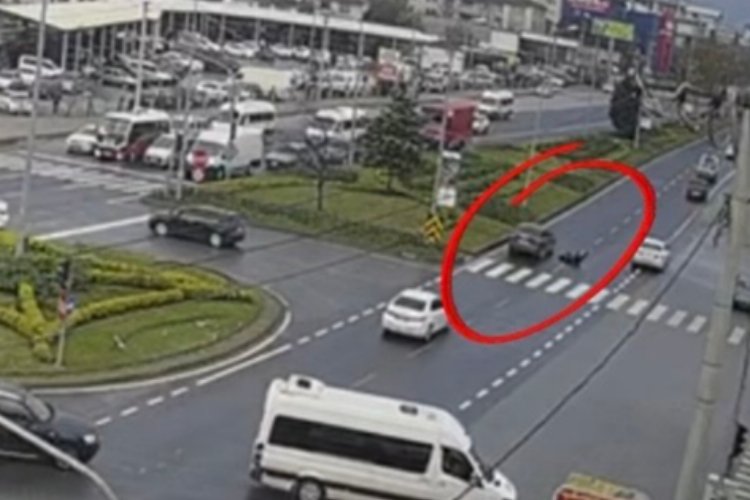 Kırmızı ışıkta yolun karşısına geçti... Olan oldu! -