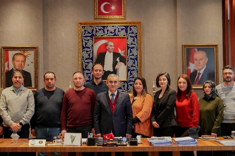 Kütahya Belediyesi'nde yükselme sınavında başarılı olan memurlara tebrik -