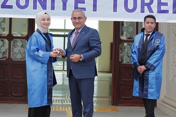 Kütahya Belediyesi'nin kapısı öğrencilere açık -
