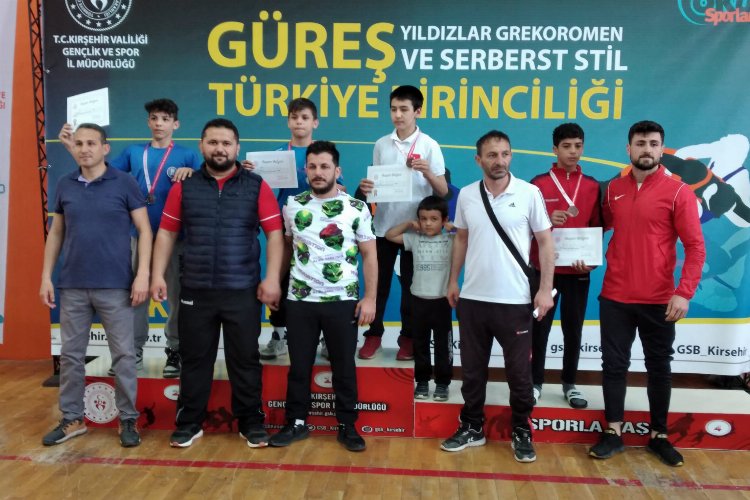 Kütahya Belediyespor pehlivanları Türkiye şampiyonu oldu -