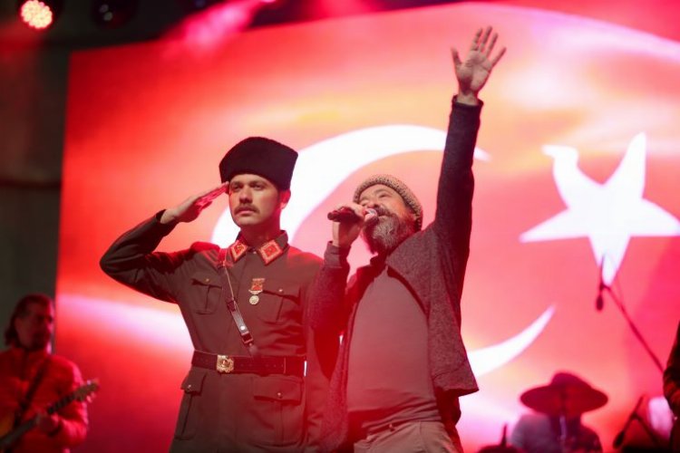Kütahya'da 19 Mayıs'a yakışan konser -