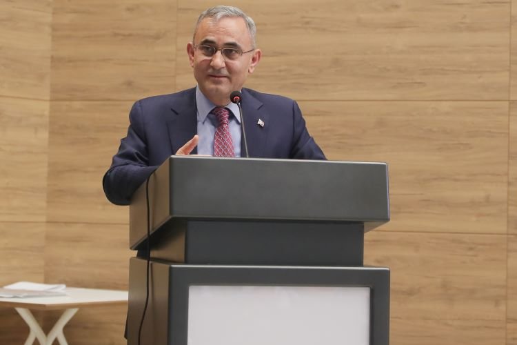 Kütahya'da Başkan Işık Vazo Kuleyi anlattı -