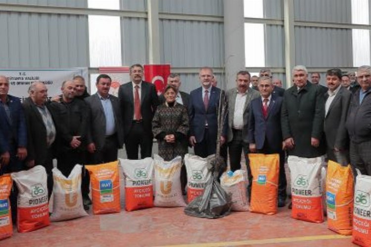 Kütahya'da çiftçilere tohum ve fide desteği -