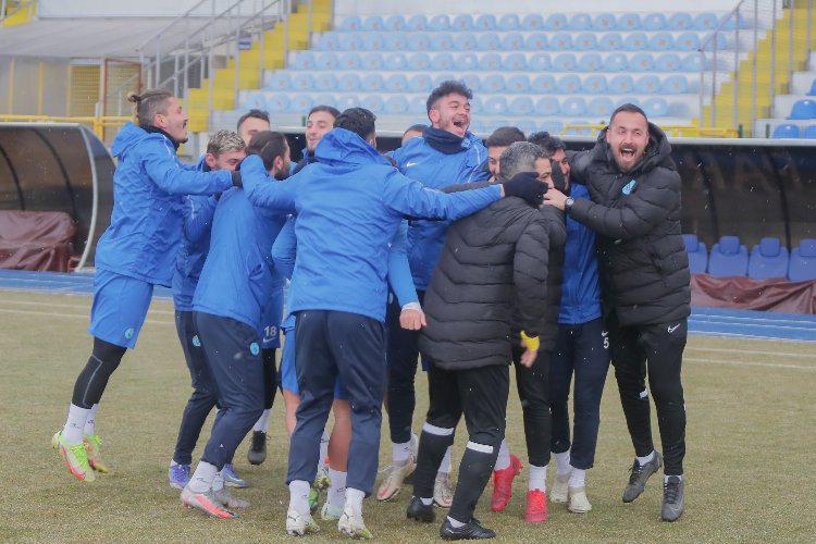 Kütahya'da mavi şimşekler tam gaz devam -