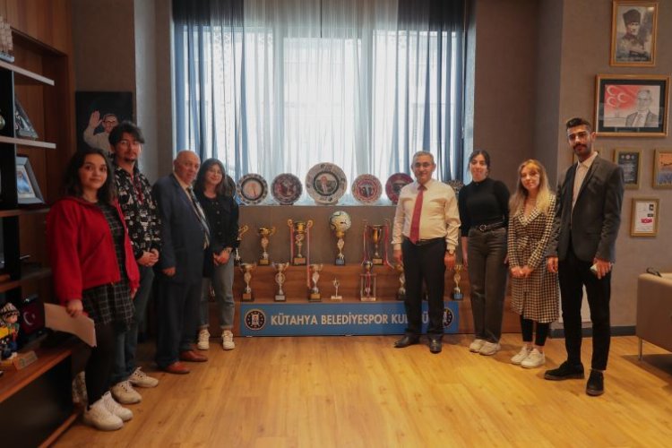 Kütahya gençlerinin yanında olmaya devam ediyor -