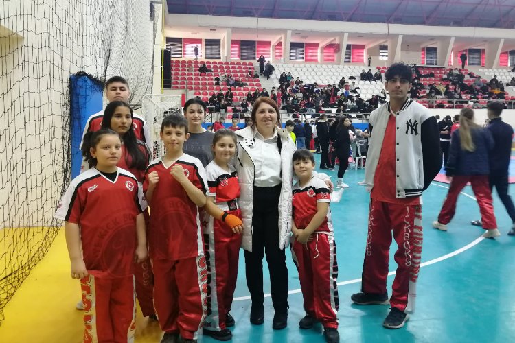 Kütahya Kick Boks'ta madalyaya doymuyor -