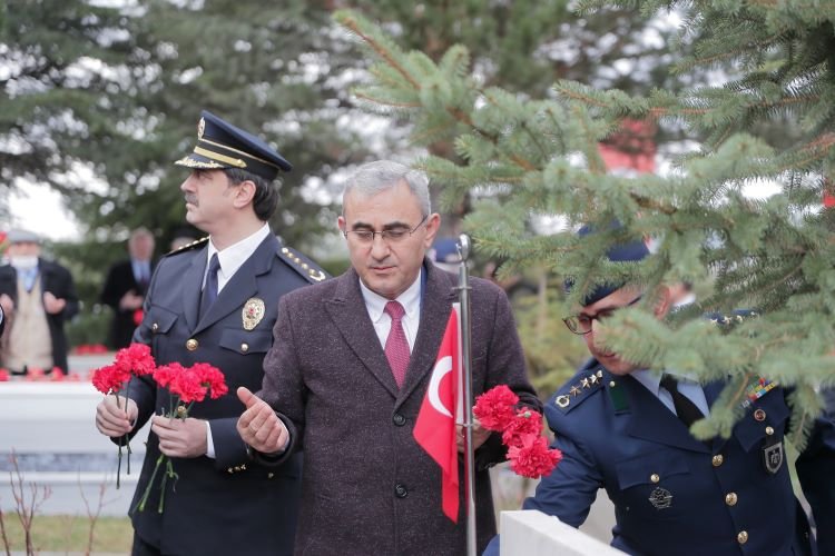 Kütahya Polis Şehitliğinde anma programı -