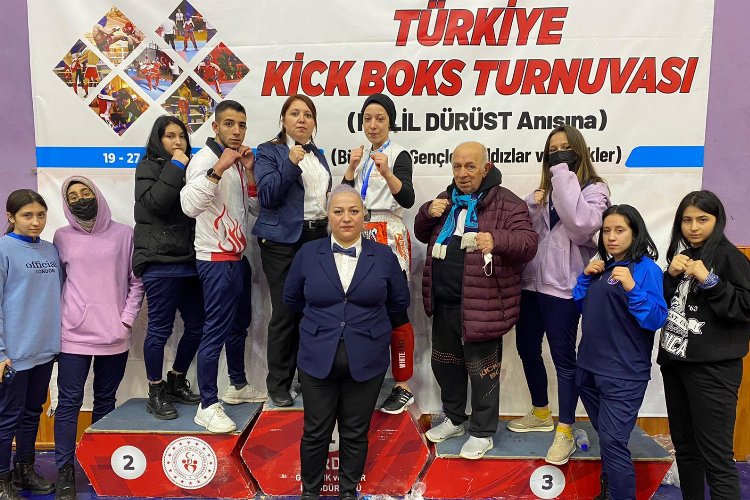 Kütahyalı kick bokscu kızlardan madalya başarısı -