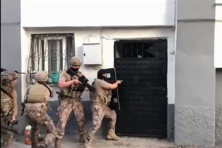 Kukla operasyonu: 353 gözaltı! -