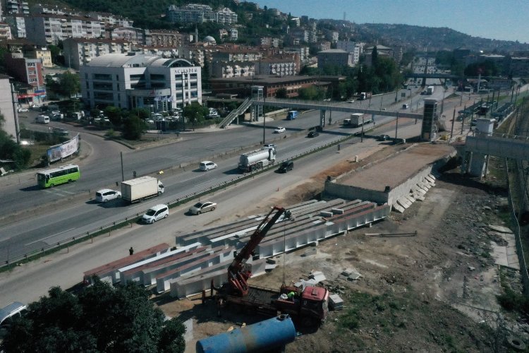 Kuruçeşme Tramvay Hattı’nda çelik kirişler montaja hazırlanıyor -