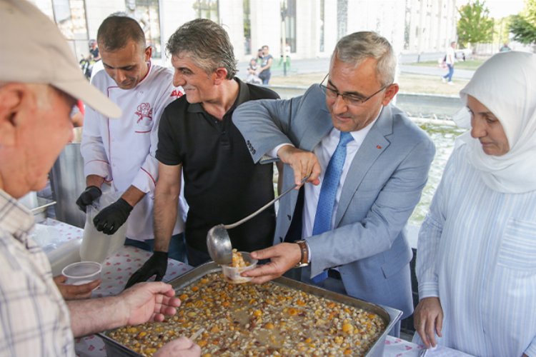 Kütahya Belediyesi'nden aşure bereketi -