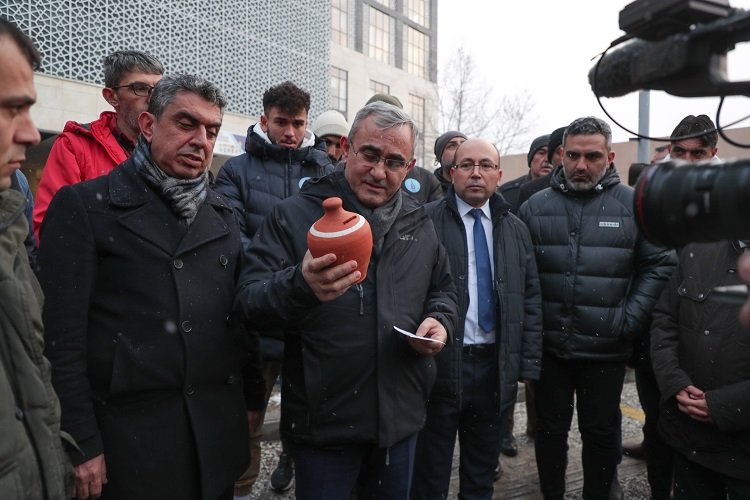 Kütahya Belediyesi'nden deprem bölgesine yardım -