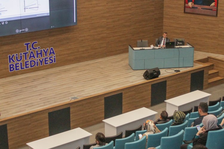 Kütahya Belediyesi'nden personeline hizmet içi eğitim -