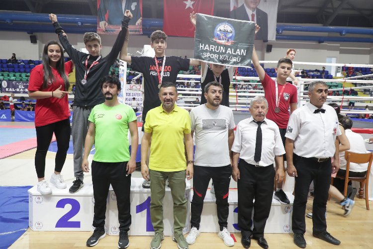 Kütahya'da 750 'Kick Boks'çu 'Zafer' için yarıştı -
