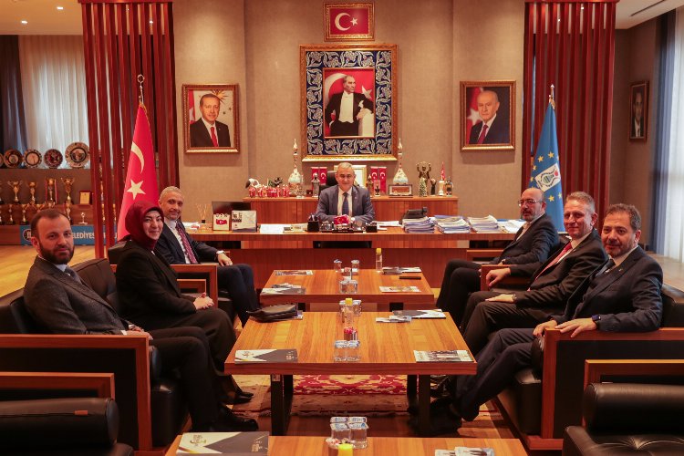 Kütahya'da AK Partili vekil adaylardan Başkan Işık'a ziyaret -