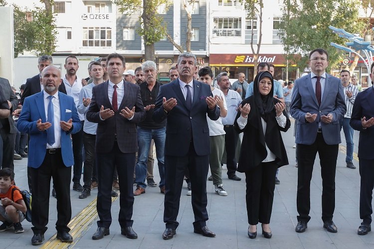 Kütahya'da birlik lokması dağıtıldı -
