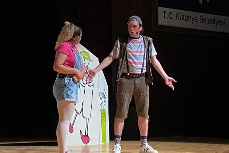Kütahya'da çocuklar için 'Asya ve Sakarcan' sahnelendi -