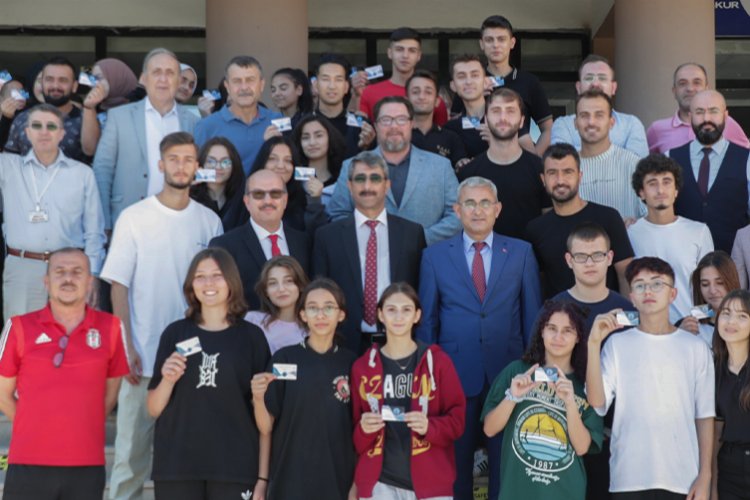Kütahya'da liseli gençlere 'ücretsiz kombine' jesti -